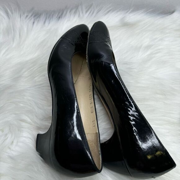Salvatore Ferragamo Patent Leather Laser-cut Detail Pumps 9.5 - Picture 6 of 9